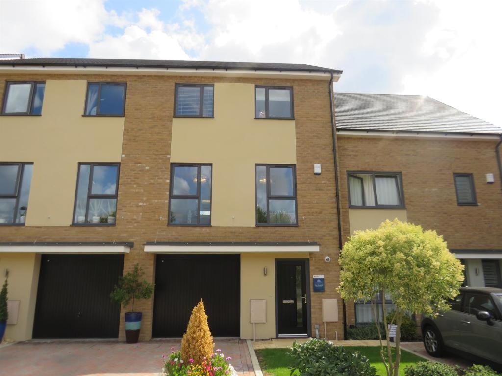 The Townhouse @thorpe Road Holiday home *